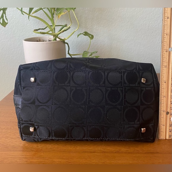 Salvatore Ferragamo Black Leather Trim Nylon Shoulder Bag Y2K Style Hobo Purse - Picture 15 of 16